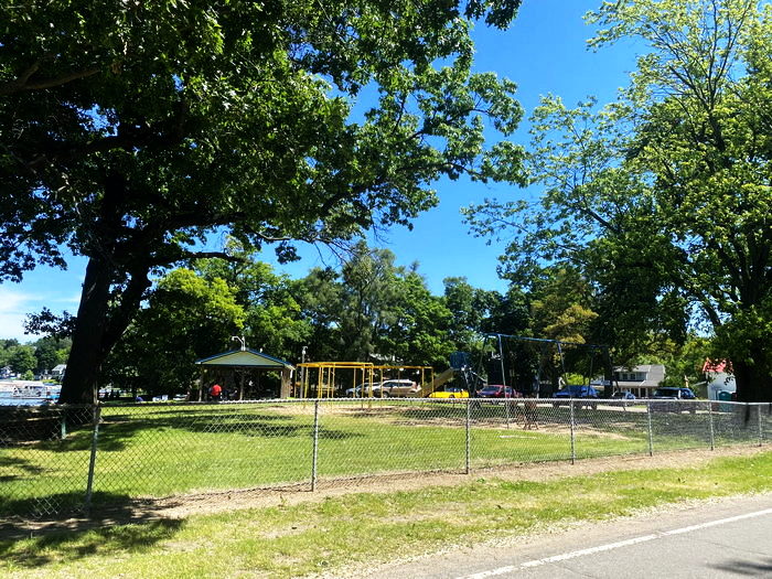 Pleasant View Hotel and Dance Pavillion - In And Around Clark Lake (newer photo)